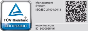 TÜV Rheinland zertifiziert Abzeichen mit Schriftzug Management System ISO/IEC 27001:2013 und QR Code.